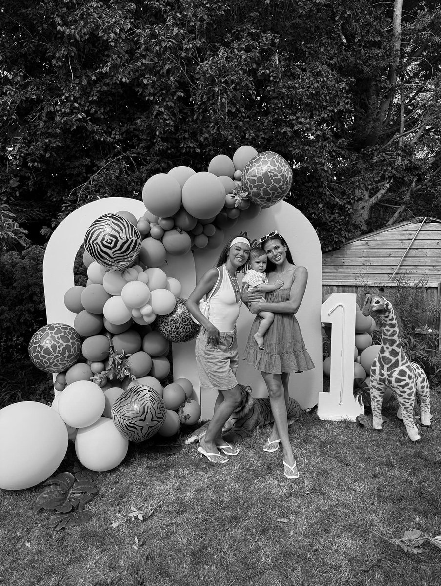 Emilysy0si's tweet photo. cannot believe on Saturday we celebrated our baby turning 1 with Reggie's friends &amp; family oà
It's not actually his birthday yet so I will save the soppyness for now but I had SO much fun this day the 8 litres of Pimm's I made was a bonus https://t.co/YDhdHUBzTU
