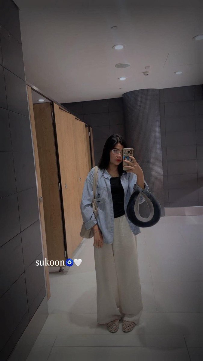 LawrenceSmith33's tweet photo. #ladyboy_jeddah 
#jeddah_ladyboy 
#lady_in_jeddah 
#lady_jeddah https://t.co/L7m3oOwHlu