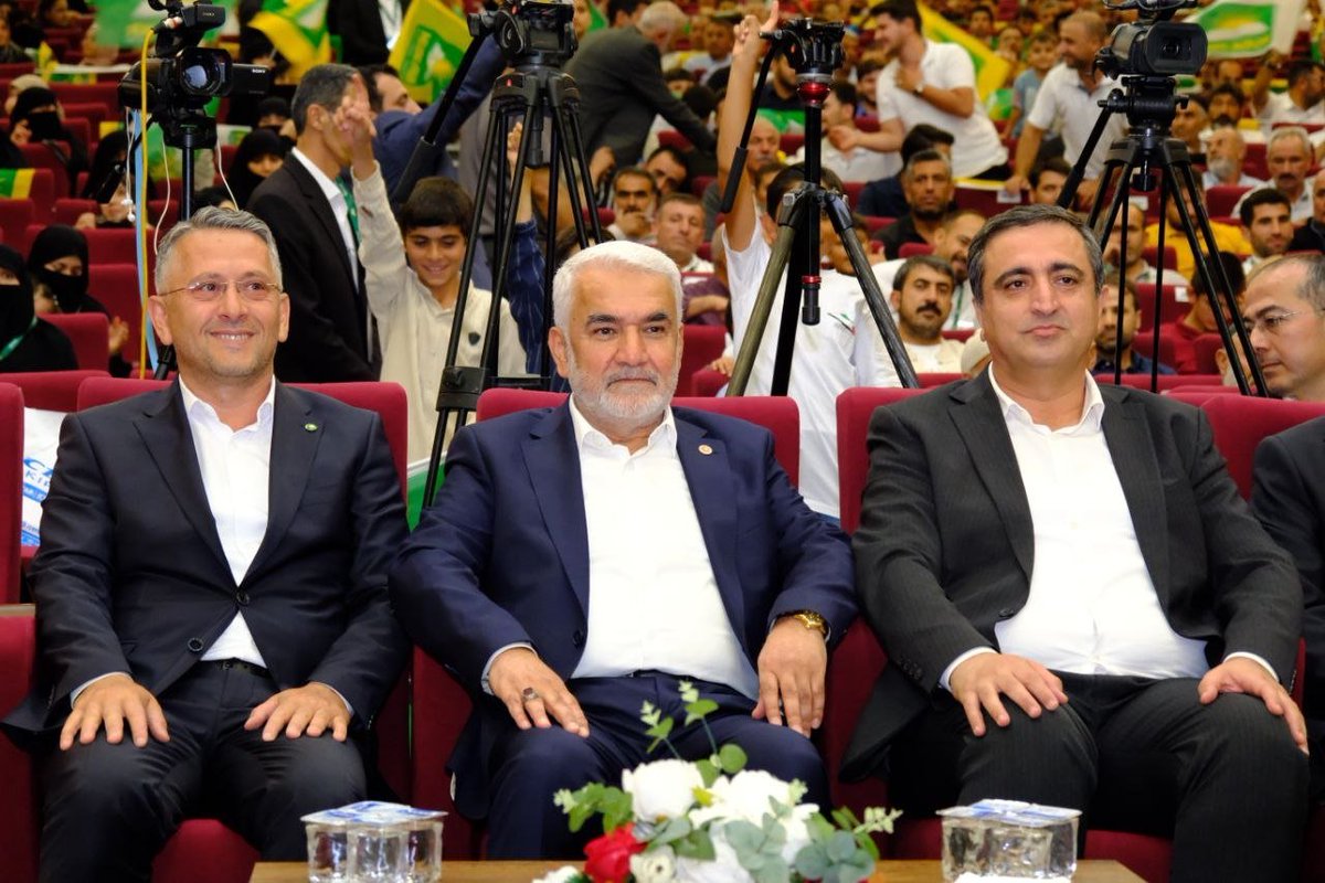 HudaParVan_'s tweet photo. Genel Başkanımız Sayın Zekeriya Yapıcıoğlu'nun teşrifleriyle gerçekleştirdiğimiz Van 5. Olağan İl Kongremiz başladı. https://t.co/hHasJcqOZE