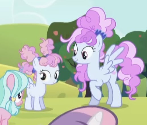 chalkspider's tweet photo. Cute background ponies and their little sisters that look like them 💜 https://t.co/ejuxf9tr3h
