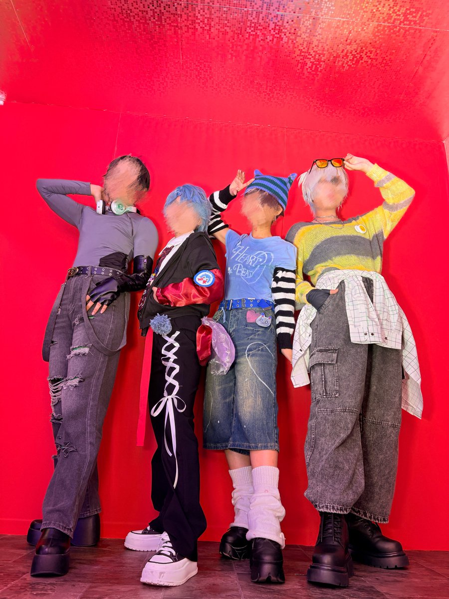 Skintilla_'s tweet photo. Cos / 💎👔 #Λιλι_ποστ 

本日撮影でした‼️HEATBEAT衣装‼️
4人揃ったのまじで嬉しい楽しかった😍🎶🎶🎶 https://t.co/Y31aRCi6rP
