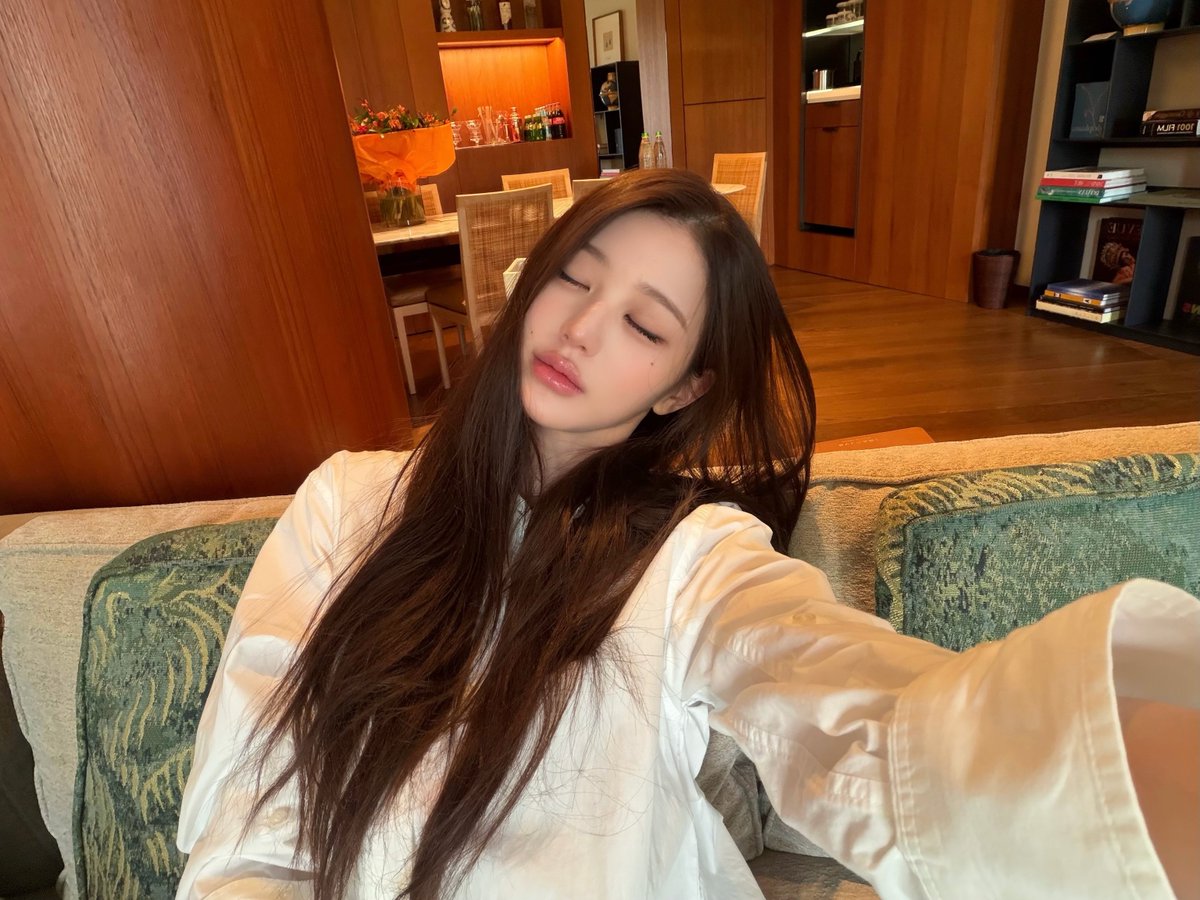 twomarshmallo's tweet photo. 나는 어녕이가 눈화장을 덜어낼때마다넘힘들어..
속눈썹안붙인녕💕💕나 https://t.co/Pwge1dZxDA