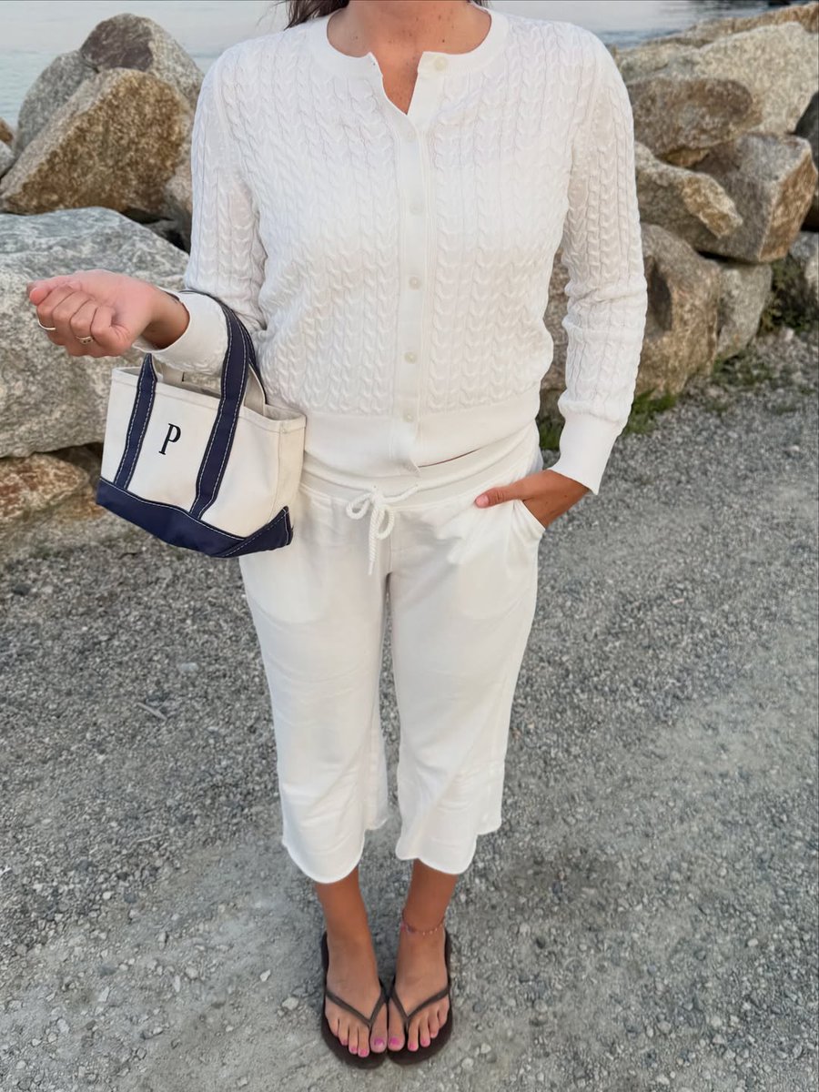 nautica's tweet photo. a very Nautica summer with @paigeesmithers https://t.co/jc7w8egQWR