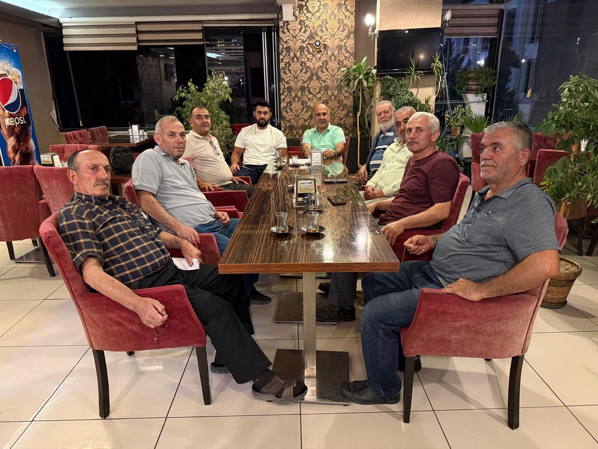 AK_PartiMamak's tweet photo. Hüseyingazi ve Harman Mahalle Komisyon Toplantımızı Yönetim Kurulu Üyemiz İhsan TİLBE'nin katılımıyla gerçekleştirdik. https://t.co/prR6uNJkd6