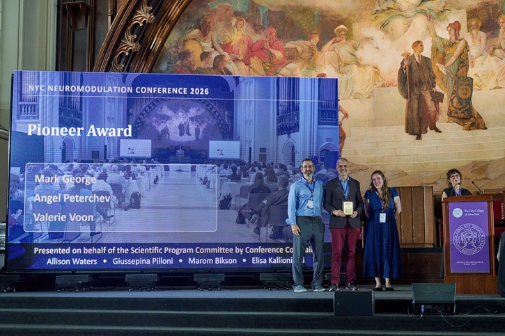 DukePsychiatry's tweet photo. Congratulations to Duke Psychiatry's Dr. Angel Peterchev on receiving the Pioneer Award for his outstanding and innovative work in the field of neuromodulation! Want to learn more about his research? Visit his lab site: https://t.co/5dNtZ96z0F
@DukeMedSchool @DukeEngineering https://t.co/Y4LKMEYhqG