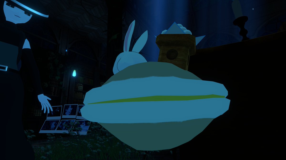 SabotenVRCh's tweet photo. もしや満月の日限定まるドラ焼き！？中身はカスタード、萩の月🤤 https://t.co/T6EveqNolB