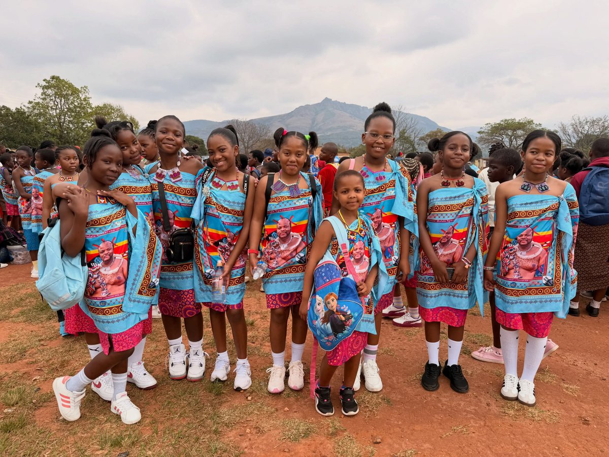 umhlangaswz's tweet photo. The Littlest Maidens 😍🤩🥰😎
#umhlanga #reeddance #eswatini. https://t.co/CFPV1w70Jr
