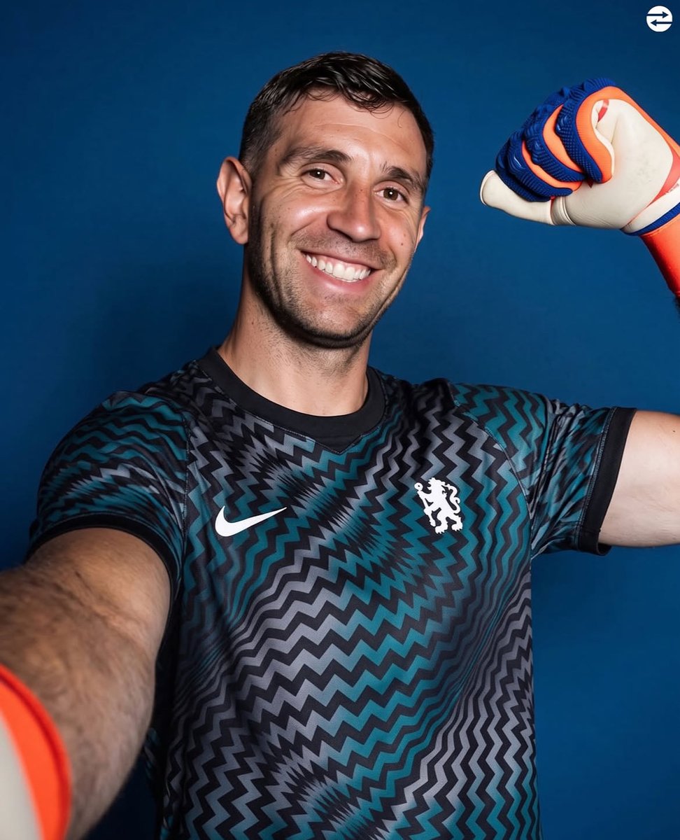 LDNFootbalI's tweet photo. Emiliano Martínez has now SIGNED his Chelsea contract… ✅ https://t.co/2yDN5RFJ5D