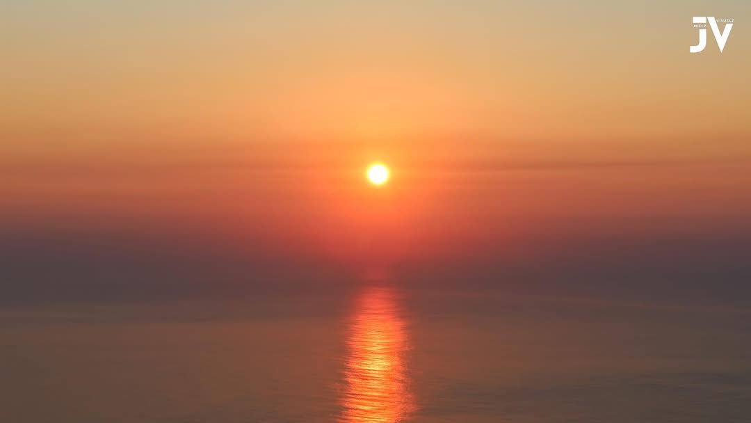 JuelzVisuelz's tweet photo. Sunrise over Scottburgh π
There is something special about watching the first light break across the horizon, painting the ocean and coastline in shades of gold. From above, Scottburgh looks peaceful, untouched and absolutely breathtaking.
#Scottburgh #ScottburghBeach https://t.co/8FP9Re8c9w
