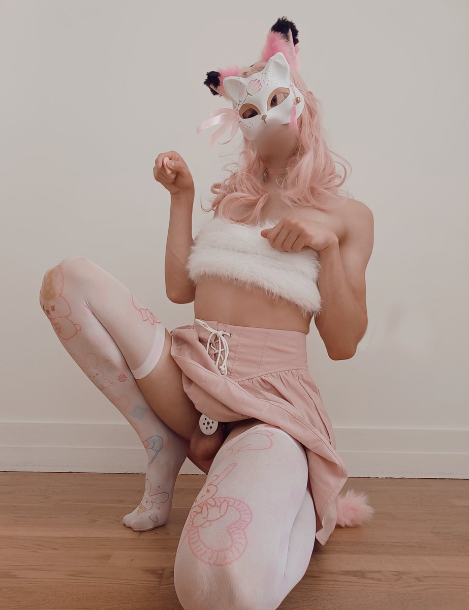 Tina_Sissy8's tweet photo. Just your average sissy kitty💜
#sissy #chastity #cd https://t.co/WnuT5xqS17