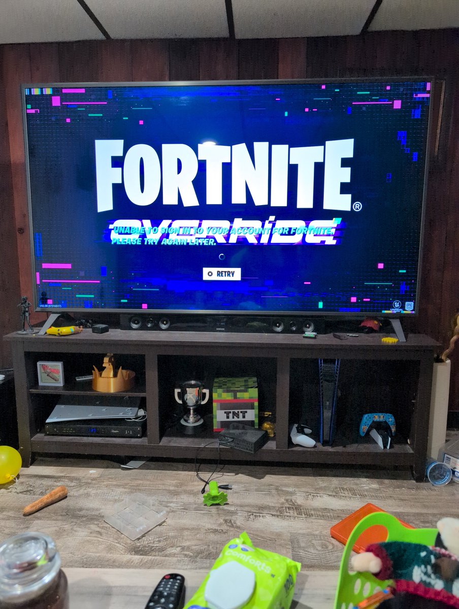 Jdezek's tweet photo. @FortniteStatus please fix https://t.co/XutIZR1DRr