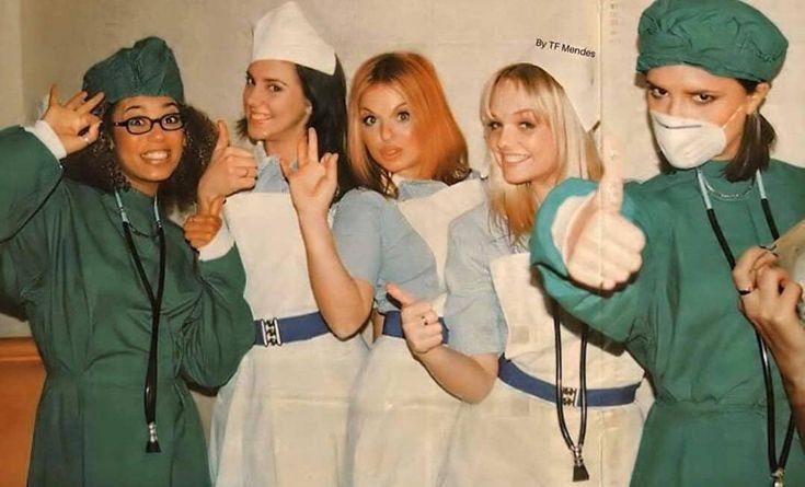 frankyskite's tweet photo. look at my doctors bro i'm gonna live but they're going to go on to experience so much pain and cruelty from the world and they're not even gonna have each other for some stretches of it when it used to be the five of them as an impenetrable unit :( https://t.co/Xv03f07KKy