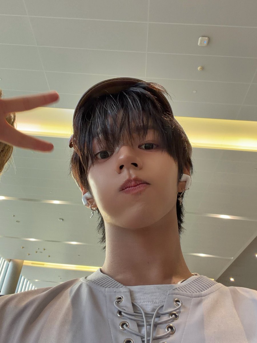 dam6am's tweet photo. 이 모자 징짜징짜 이뿌당
ㄴ 사실 이 모자 쓴 이엘이가 징짜징짜 이뿌당😽 https://t.co/kEU8WJljLu