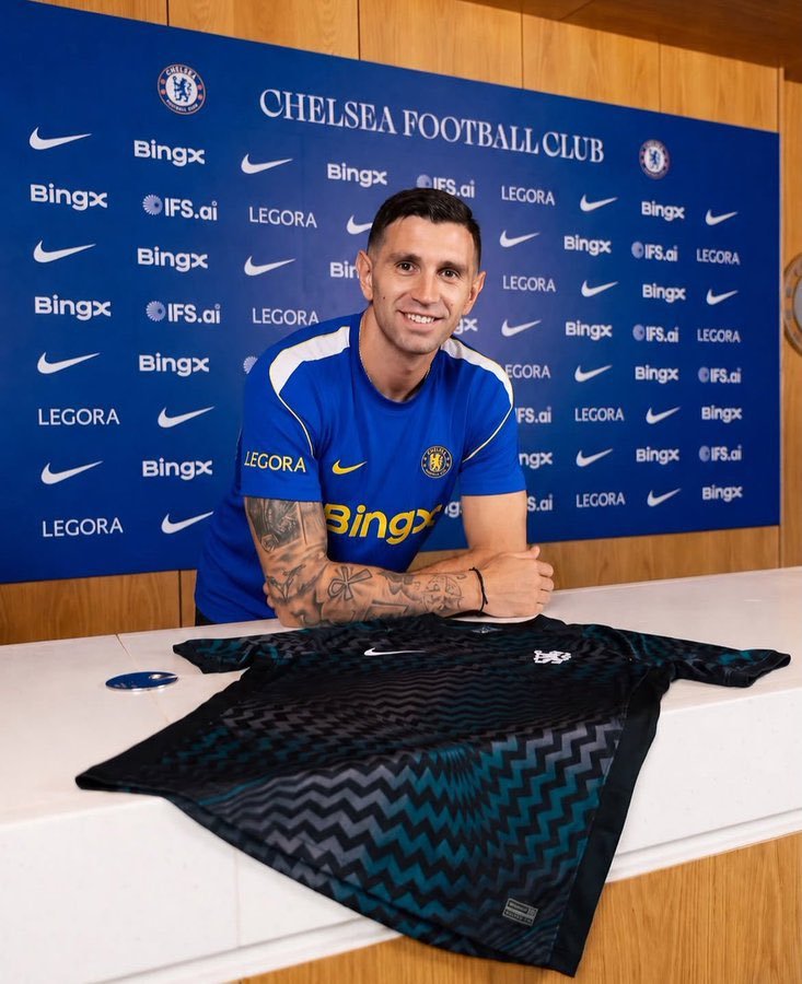 CFCWasi's tweet photo. Emiliano Martínez is a BLUE 💙
WELCOME TO CHELSEA. https://t.co/C05dgtiQ6n