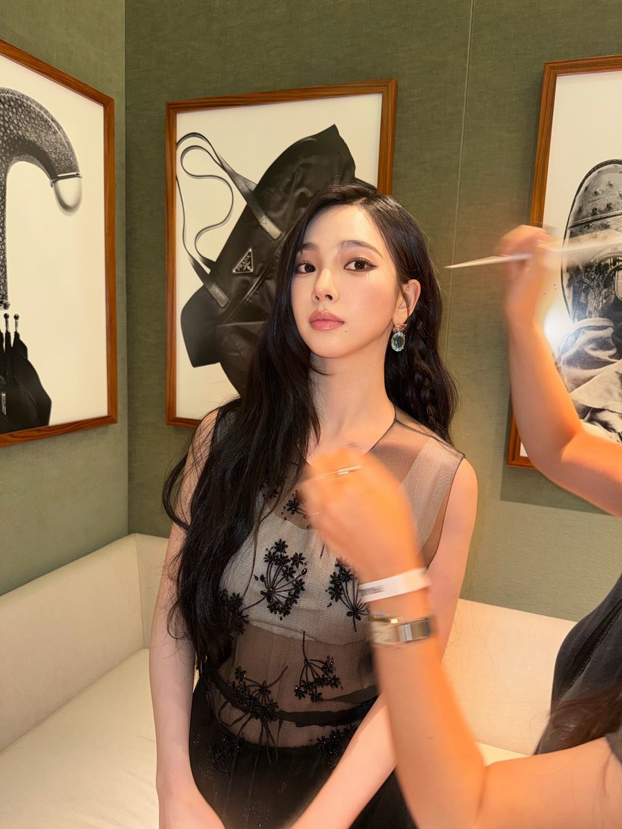 karinaofmoment's tweet photo. 260828 #카리나 인스타💙

Pradathing-🖤
@ prada #prada #paragon https://t.co/iXRhaA8VEZ