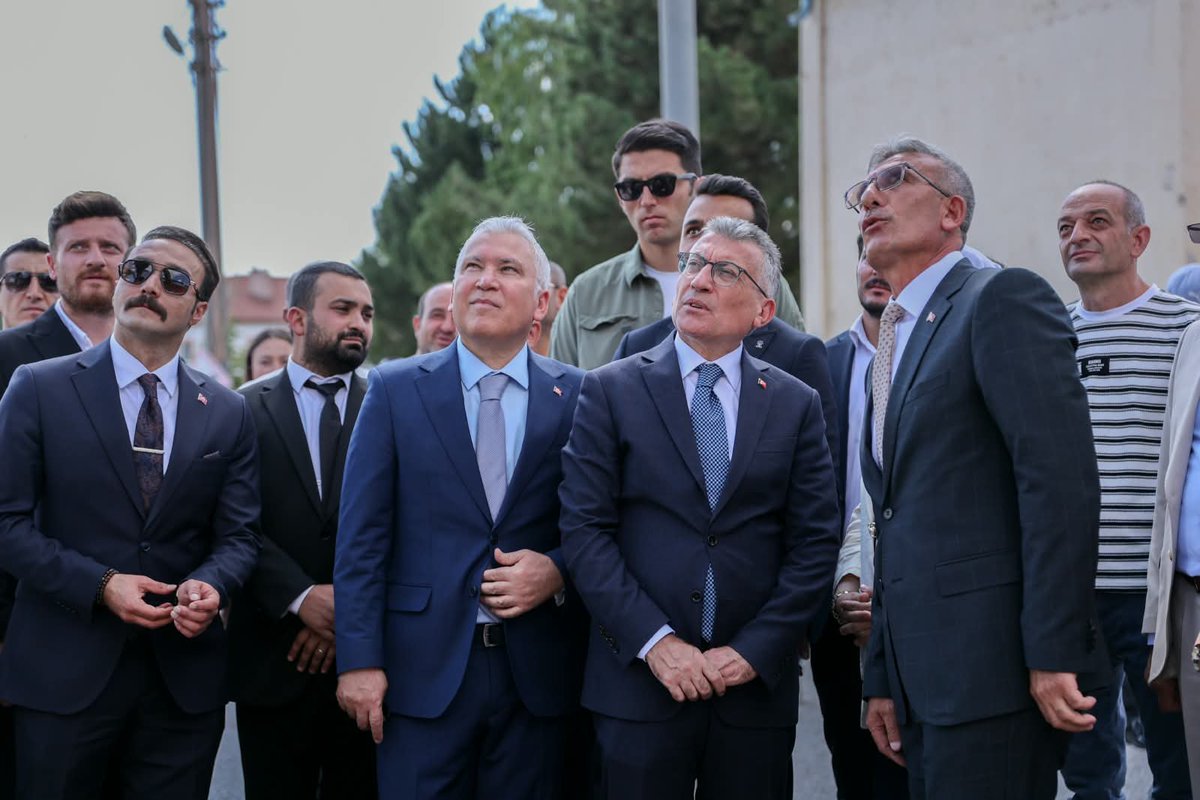 rukiye_toy's tweet photo. 📍 #Sivas | #Gemerek
Gemerek ilçemizde yatırımları hemşehrilerimizin hizmetine sunmanın mutluluğunu yaşıyoruz.
AK Parti TBMM Grup Başkanımız Sayın @avabdullahguler Sivas Valimiz Sayın @valisimsek , Milletvekilimiz Sayın @hakanaksu058, AK Parti İl Başkanımız Sayın @avytanriverdi ve kıymetli hazurunla birlikte;
🏠 TOKİ Konutları
⚡️Dekoratif Aydınlatma
☕ Kale Kafe
☕ Bi Mola Kafe
🌱 Yem Bitkileri Üretimi ve Dağıtım Projesi
toplu açılış törenini gerçekleştirdik.
Gemerek’imizin gelişimine katkı sağlayacak her yatırımın, her hizmetin takipçisi olmaya; ilçemiz ve hemşehrilerimiz için çalışmaya devam edeceğiz.Tüm yatırımlarımızın Gemerek’imize ve hemşehrilerimize hayırlı olmasını diliyorum.
@Akparti @AKKADINGM
