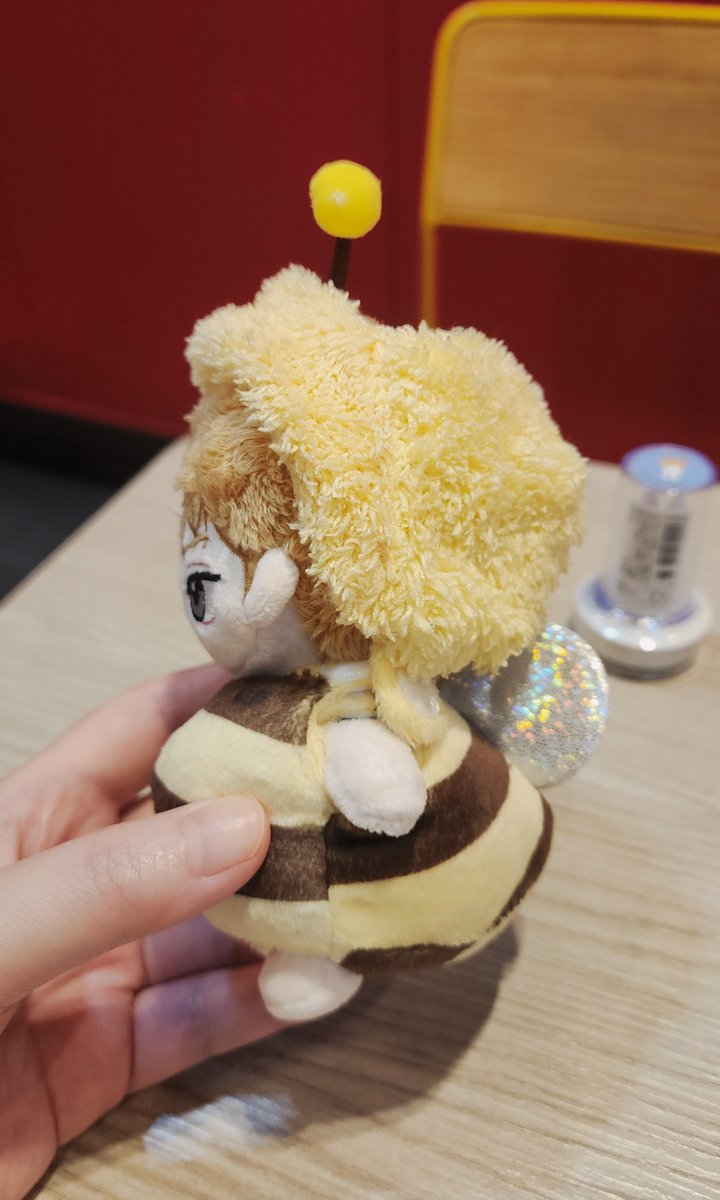 loveladyhanse's tweet photo. 너무 잘어울려서 웃긴 벌 우노 ㅜ ㅜ
사과꽃을 찾아 갑니다.... https://t.co/Kbv90os5AX