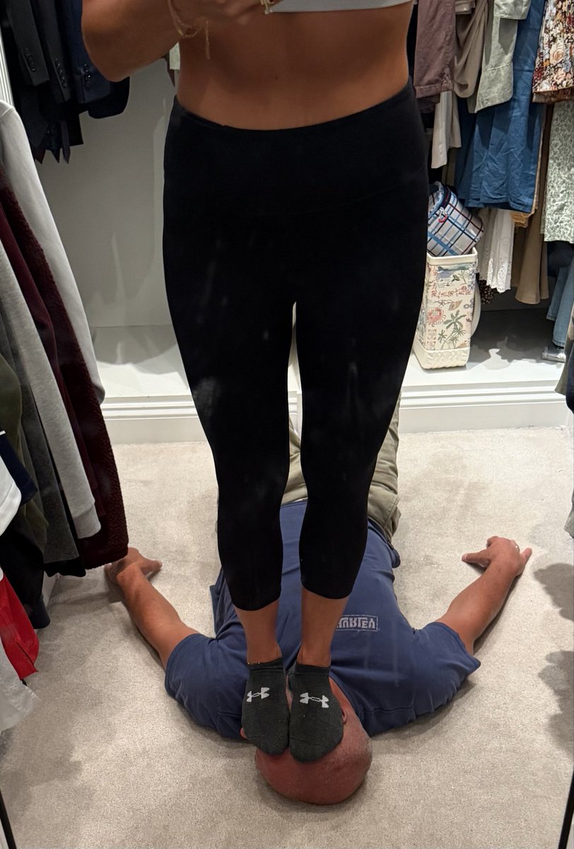 Barefoot_babe9's tweet photo. Heading out to yoga! Who wants to buy my socks! https://t.co/L6e0TPGzNt