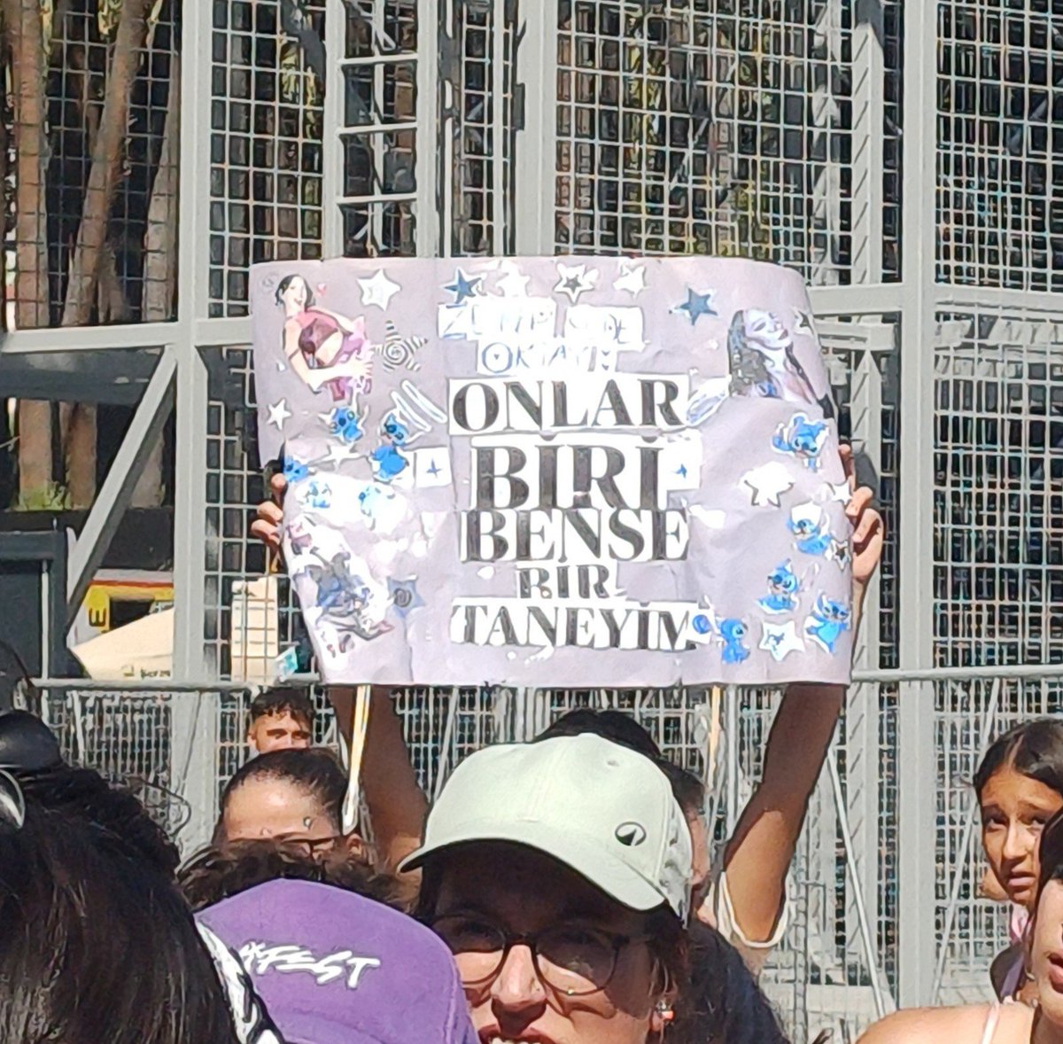 yigitupdates's tweet photo. Manifestivalden birkaç kare https://t.co/vFQpiKgB5t