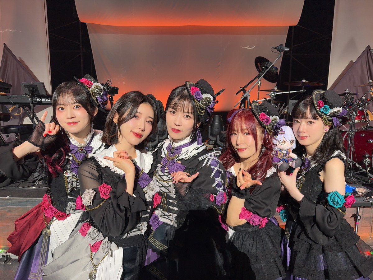 aibaaiai's tweet photo. いよいよ明日から2日間。
#Roselia10周年記念Album 
リリース記念ライブです✨

当日券もあります！

10周年の始まりをあなたたちと共に🌹
#Roselia10周年ALライブ 
#バンドリ #Roselia https://t.co/EJoeTVaCjB