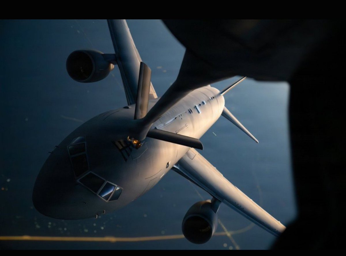 BrinkWire1's tweet photo. 🇺🇸 POWER IN THE AIR.

A KC-46 Pegasus refuels from a KC-135 Stratotanker over the Middle East, per CENTCOM.

Keeping the fleet airborne. Keeping the pressure on.

@BrinkWire1 #BreakingNews #Geopolitics #BrinkWire https://t.co/4TlwoO78L0