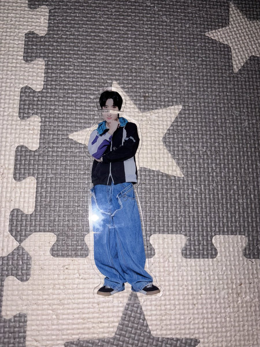 jw__lv2's tweet photo. てかさWWWWWハルトのアクスタ娘に壊されたWWWWWごめんハルトWWWWW今日2歳の誕生日だから許すけどWWWWWしぬ
（トレ推し始めて4年間はハルト推しでした。） https://t.co/MZB8lQulRy