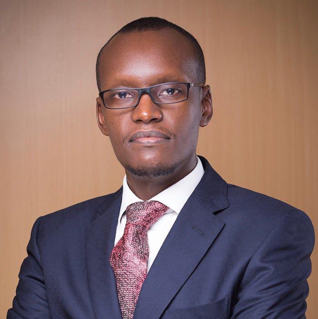 MwesigyeFranks's tweet photo. Senior Counsel  @karugire  is the ONLY approved brother in law. 💪 https://t.co/0GiFXs9W7s