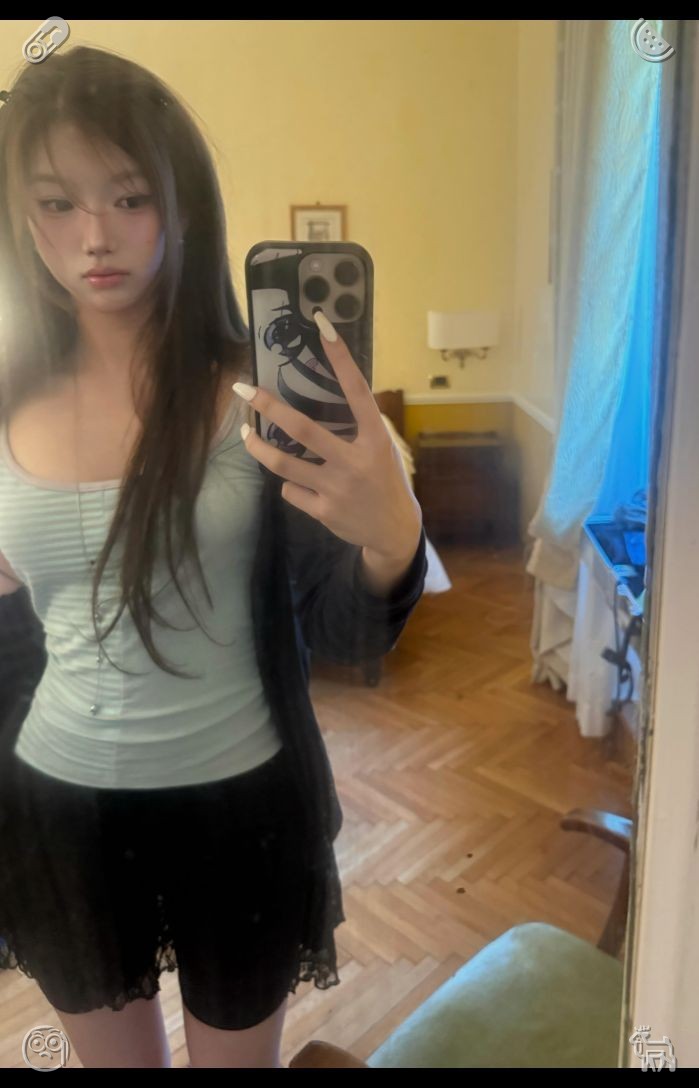 hirochaaan123's tweet photo. Feeling under the weather today, I really need a break. It's important to wholeheartedly celebrate the little victories and happy moments your friends have, with genuine and unconditional joy. This kind of authentic warmth creates true, sincere friendships that are free from any https://t.co/jwdwlzmw8r