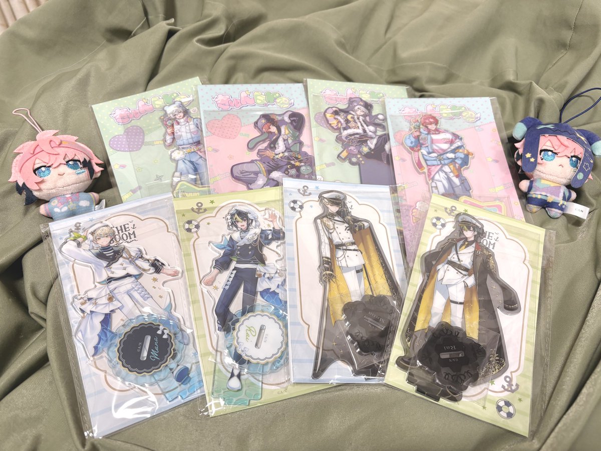 yx36164's tweet photo. アクスタもたーくさん買った🎶 https://t.co/yLLStvpnjD