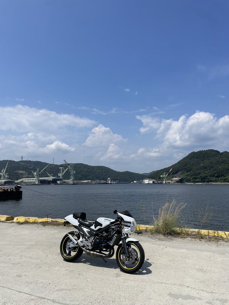 dai9so1's tweet photo. #みんなも夏の空をあげて

R1-Z https://t.co/YIz32orOTU
