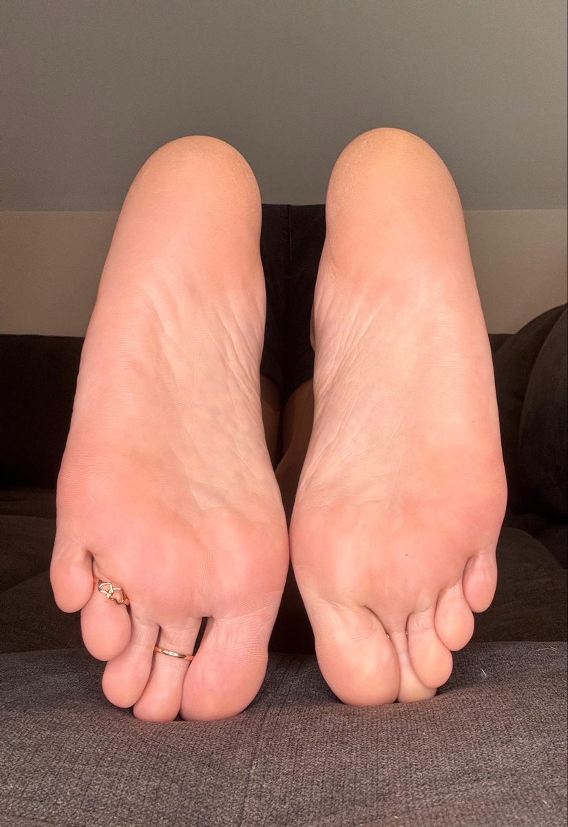 theasianrunner's tweet photo. what a great morning to look at my feet
#feet #soles #toes https://t.co/YioVm1lTfJ