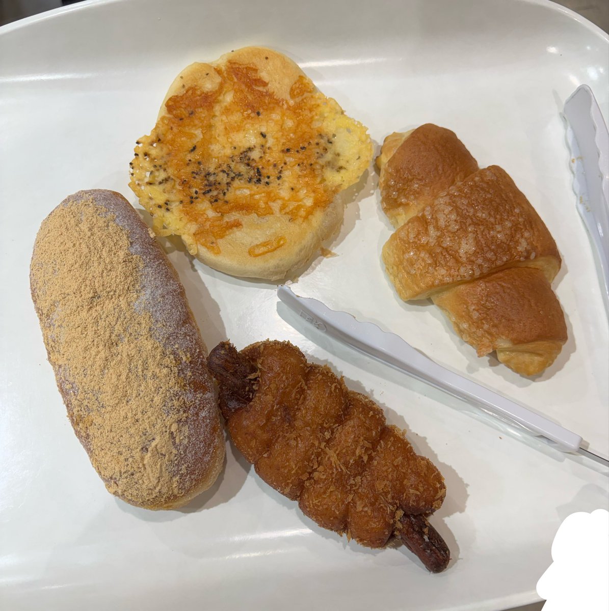 _1xrn5's tweet photo. 🍞屋さん巡りが好きだったあの頃が恋しい🥲🤍 https://t.co/xtwCmEWXMv