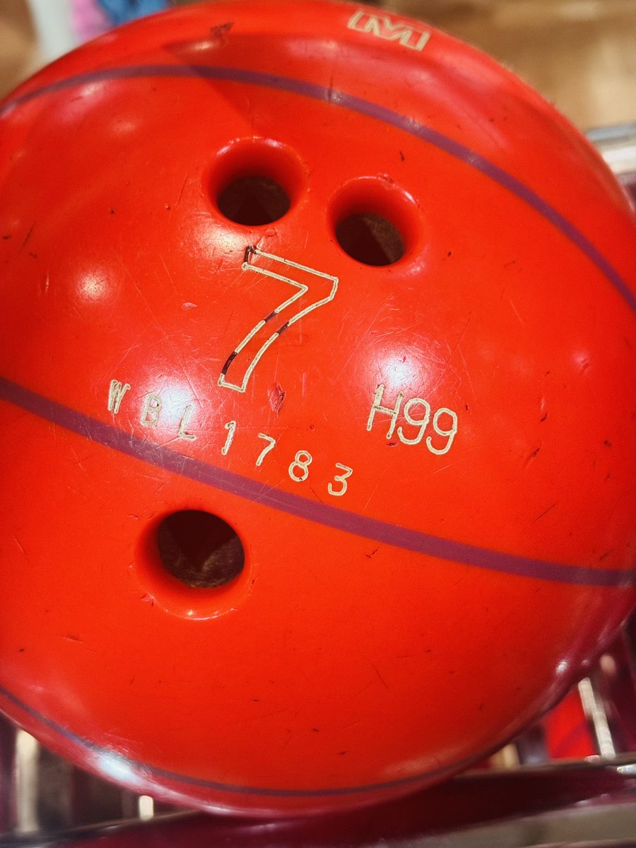 mki_mk21's tweet photo. 今日は職場のイベント！🎳

なぜか左腕筋肉痛😂😂(←右利きです😇) https://t.co/jILlL9Kc58