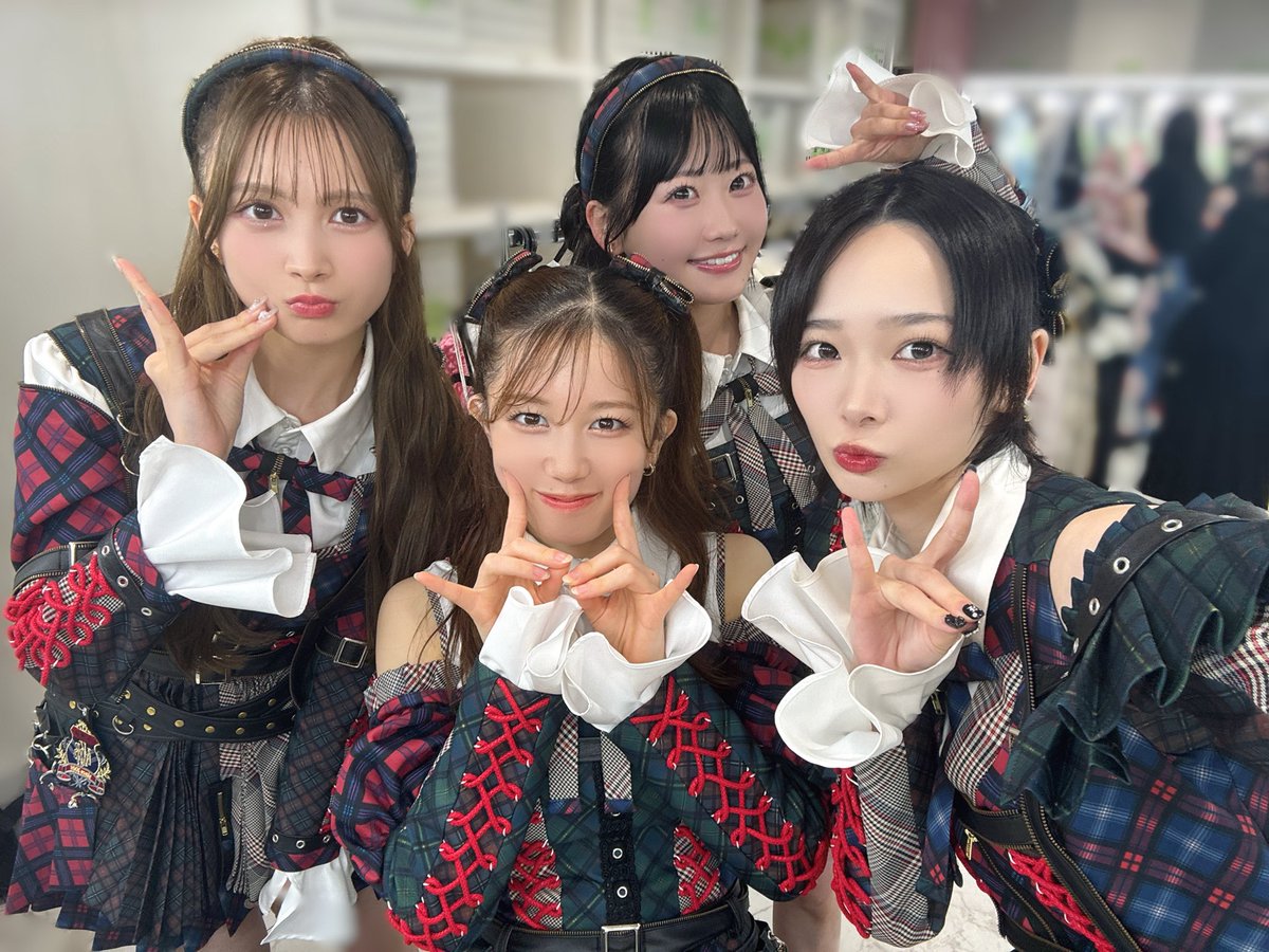 kohina_narita's tweet photo. #ここからだ公演
 せいなさん生誕祭ありがとうございました！！🦊💙

甘えてくれるようになるまで仲を深められて嬉しいなって改めて思ったし、これからもバンド同期としてたくさんの思い出作っていきたいです！！

そして「好きish」をセンターで披露させていただきました！
せいちゃん好きish!!🤩 https://t.co/BWYCALNG4J