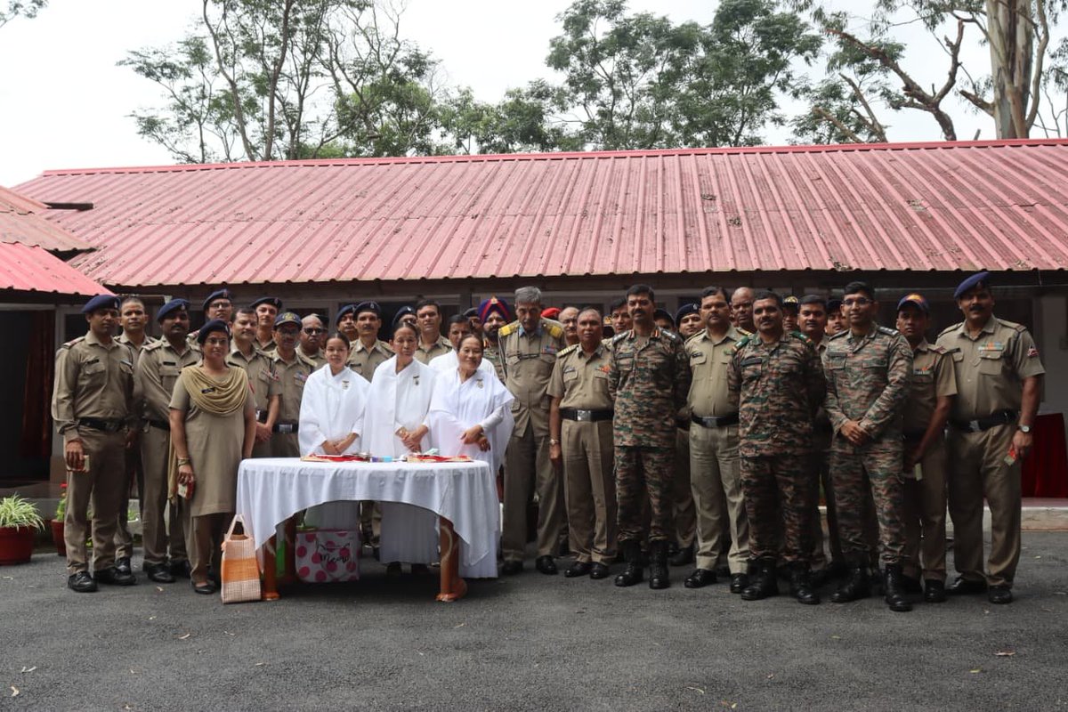 BROindia's tweet photo. #RakshaBandhan2026 #ProjectPushpak #Mizoram #DeshKaBRO #NationFirst
A Rakhi that Strengthens the Bond of Nation. 🇮🇳❤️
On the occasion of Raksha Bandhan, Brahma Kumari sisters from Aizawl Brahma Kumaris Ishwariya Vishwa Vidyalaya visited HQ CE (P) Pushpak and tied Rakhis to the Karmayogis of #BROIndia serving in Mizoram.
Their heartfelt gesture was a touching tribute to the BRO warriors who brave challenging terrain to build and strengthen lifelines to our forward areas.
Some bonds are tied with threads. Some are forged through service to the Nation. 🇮🇳
@rajnathsingh
@SethSanjayMP
@BrahmaKumaris
@spokespersonMoD
@adgpi
@pib_India
@ians_india
@ANI
