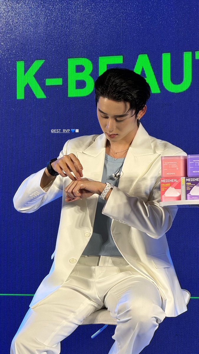 WEofficialTH's tweet photo. 280826 | Instagram stories 

📸 .mediheal.th.official

EST SUPHA AT SIAM CENTER
#MEDIHEALDERMALABxEST
#est_rvp
#WEofficialTH https://t.co/EU7hWoFjwP