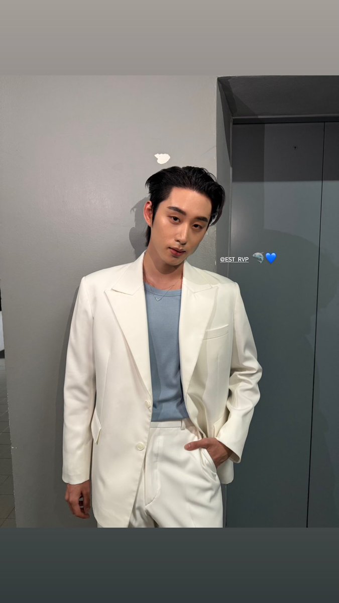 WEofficialTH's tweet photo. 280826 | Instagram stories 

📸 .mediheal.th.official

EST SUPHA AT SIAM CENTER
#MEDIHEALDERMALABxEST
#est_rvp
#WEofficialTH https://t.co/EU7hWoFjwP