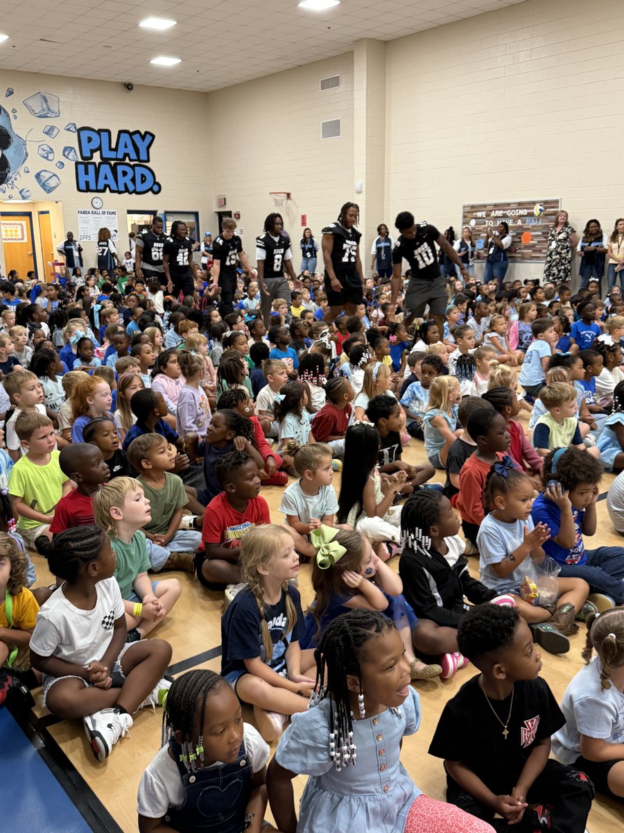 BearDownHOCO's tweet photo. Pep Rally at David Perdue Primary #PandaPride #Highway96 https://t.co/Xkoixy7Cvv