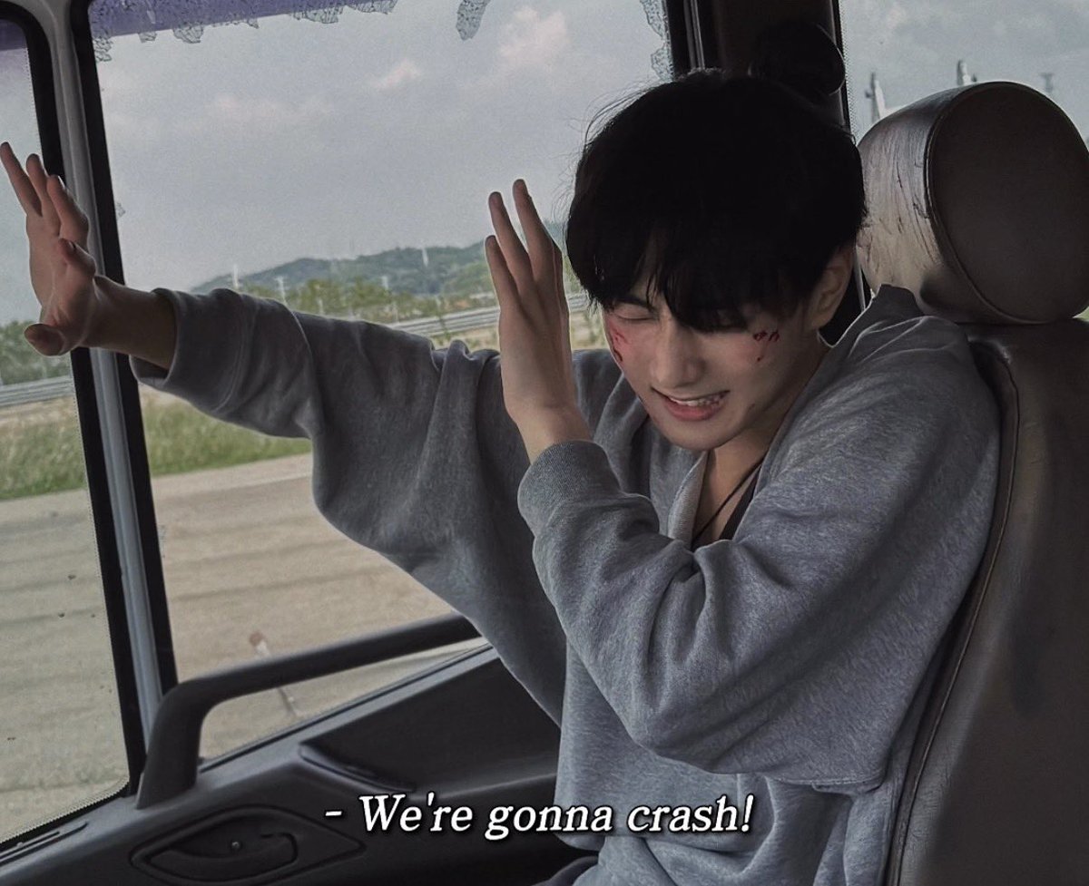 rkivesspam's tweet photo. average reaction to crashing https://t.co/HCArS7MeNF