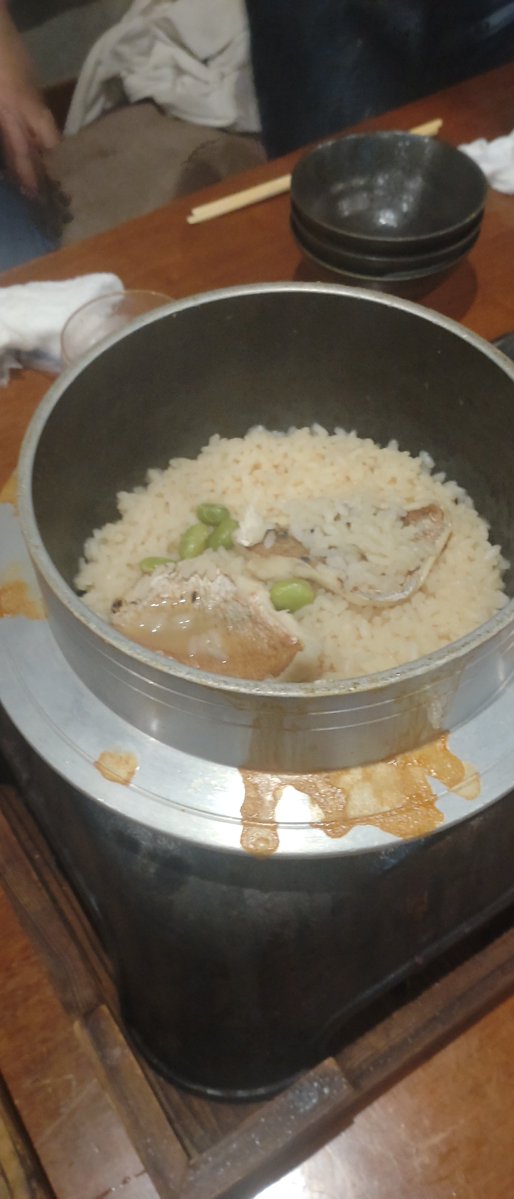 Elugh_vrc's tweet photo. 修学旅行気分！鯛めしうまい！！！飯はほかの人がもっと画像あげるかも！うまい！！！ https://t.co/FZUsv1e77U