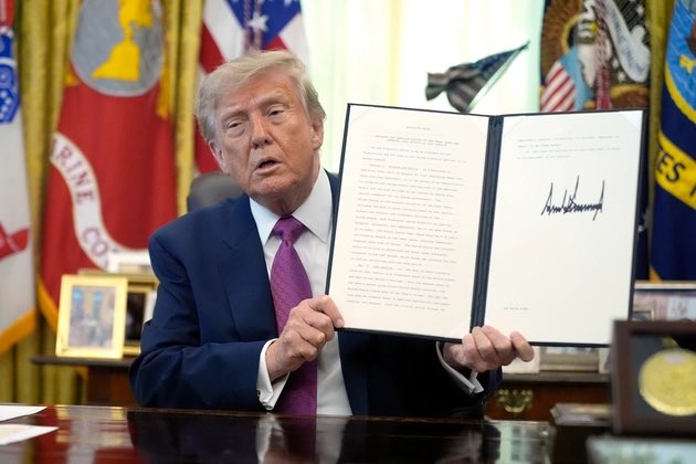 haveigotnews's tweet photo. After another executive order renaming a body of water, Donald Trump is confirmed as now being up the Creek of America without a paddle https://t.co/jDCL7P3e7c