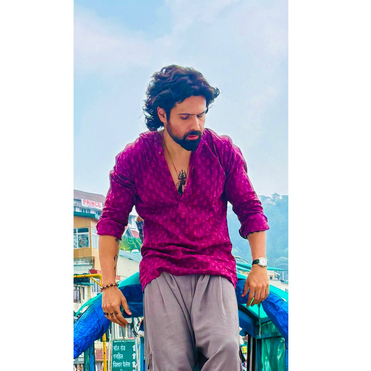 BrotherOfEmran's tweet photo. . @emraanhashmi as Eshwar π©·π©·π₯π₯
Mark you calendar #Gunmaster9 in cinema 27th November
#EmraanHashmi #imranhashmi #emranhashmi https://t.co/OTuzkqgZDX