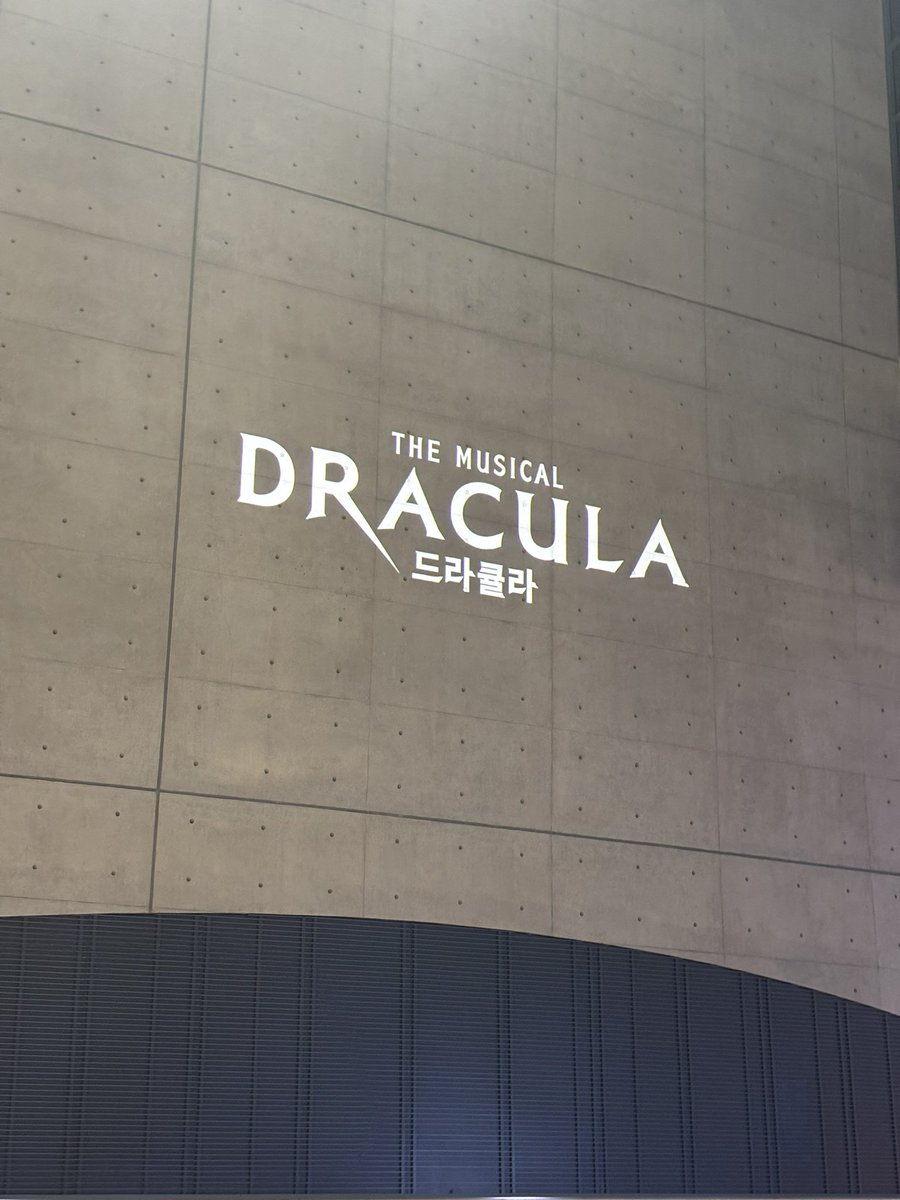 Taechoes_'s tweet photo. 这个德古拉看完后劲咋那么大 https://t.co/ZguOiA3cas