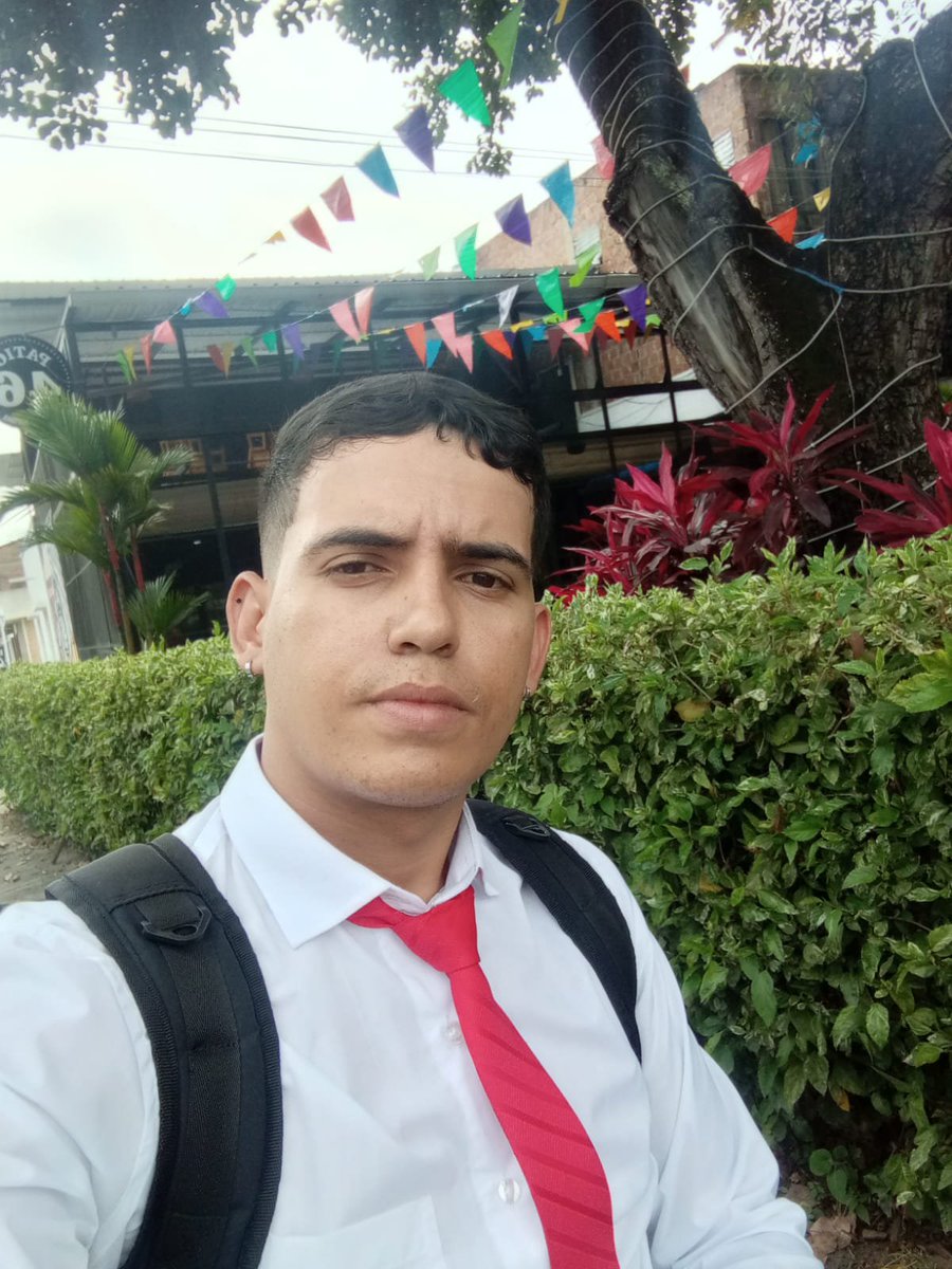 AndR_maes97's tweet photo. Mr. Andersón 👔 https://t.co/83UBTp9Cco