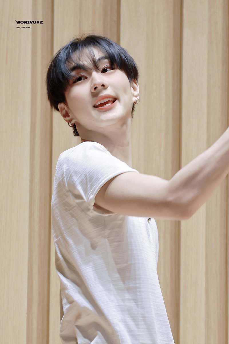 wonivuyz's tweet photo. 260828 MUSIC PLANT

#양정원 #정원 #JUNGWON 
#ENHYPEN #엔하이픈 https://t.co/VphEgULNRT