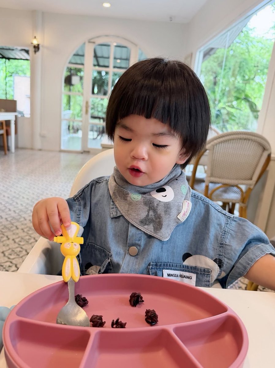 decem2er's tweet photo. เคเดนโคตรน่ารักเลย 😭😭😭😭💘💘💘 https://t.co/09IOvUqPcM