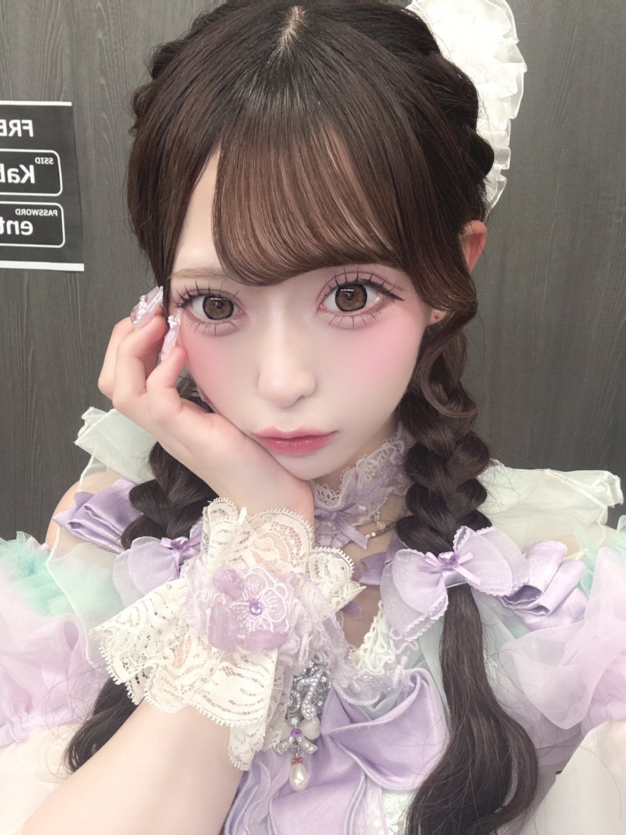 one__mirai's tweet photo. みつあみかわいい？🎀💞🎶⋆˙⟡ https://t.co/Me9NzgHqfi