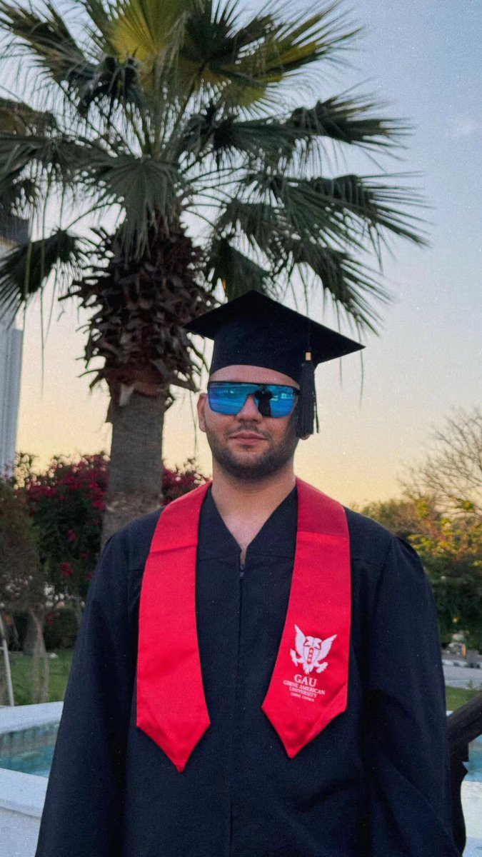 Brkynlx's tweet photo. Ben artık hukukçu oldum.

Teşekkürler Girne Amerikan, Meltem Dikmen CANİKLİOĞLU, Oğuz Sadık Aydos, Ramazan KORKMAZ, Ruşen GÜLTEKİN, Neva ÖVÜNÇ ÖZTÜRK, Ayşe MÜKELLEF, Onur SIR ve daha pek çok akademisyenim. Her birinize teşekkürü borç bilirim. https://t.co/oCk3m6wKej