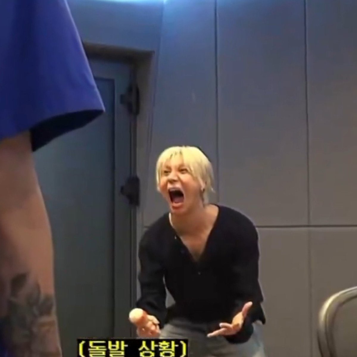 taeminluvr7's tweet photo. new taemin expression unlocked i dont think we have seen him open his mouth this wide . MFBEJFJEKFHEJFB https://t.co/MwnTNDyFrI