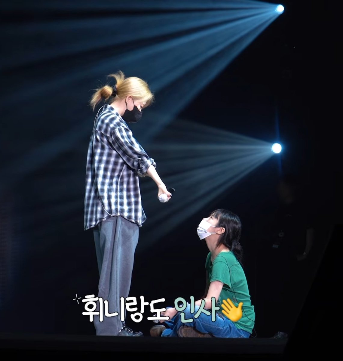 mooluck_0417's tweet photo. 너 진짜 강아지냐고 https://t.co/87sJGrDwrd